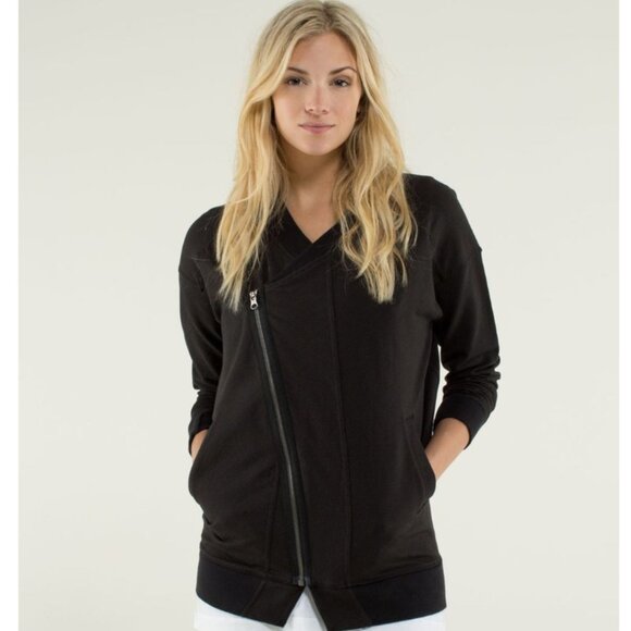 Lululemon Mula Bundle  Wrap Telemark Asymmetrical Zip Jacket Print Black Size 6 - Picture 1 of 10